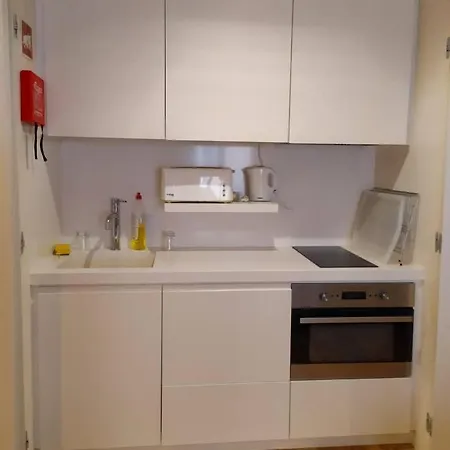 Lisbon Combro 77 Charming Studios by Get Your Stay-3